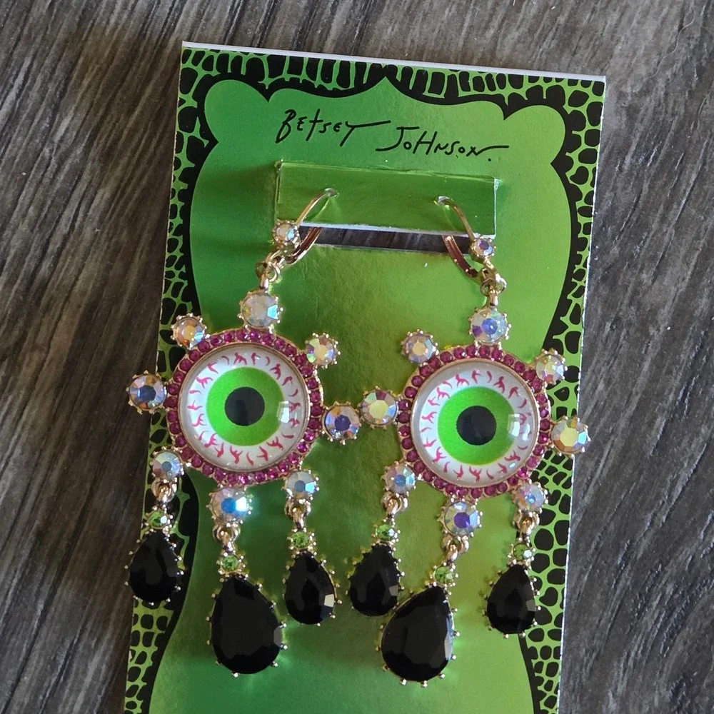 Betsey Johnson Eyeball Chandelier Earrings Gothic Halloween Dangle Spooky Kitsch